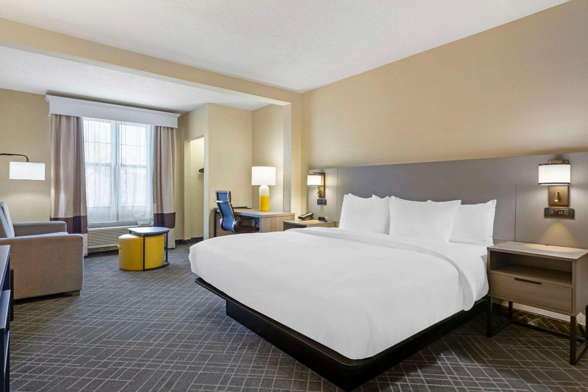 ווינסטון-סאלם Comfort Suites Hanes Mall מראה חיצוני תמונה
