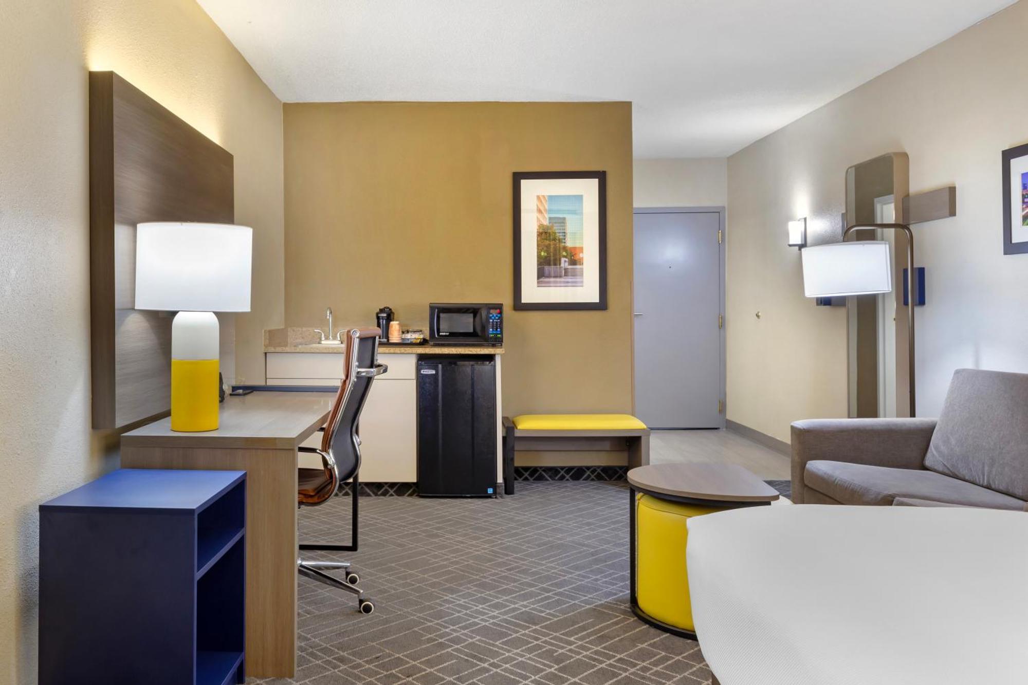 ווינסטון-סאלם Comfort Suites Hanes Mall מראה חיצוני תמונה