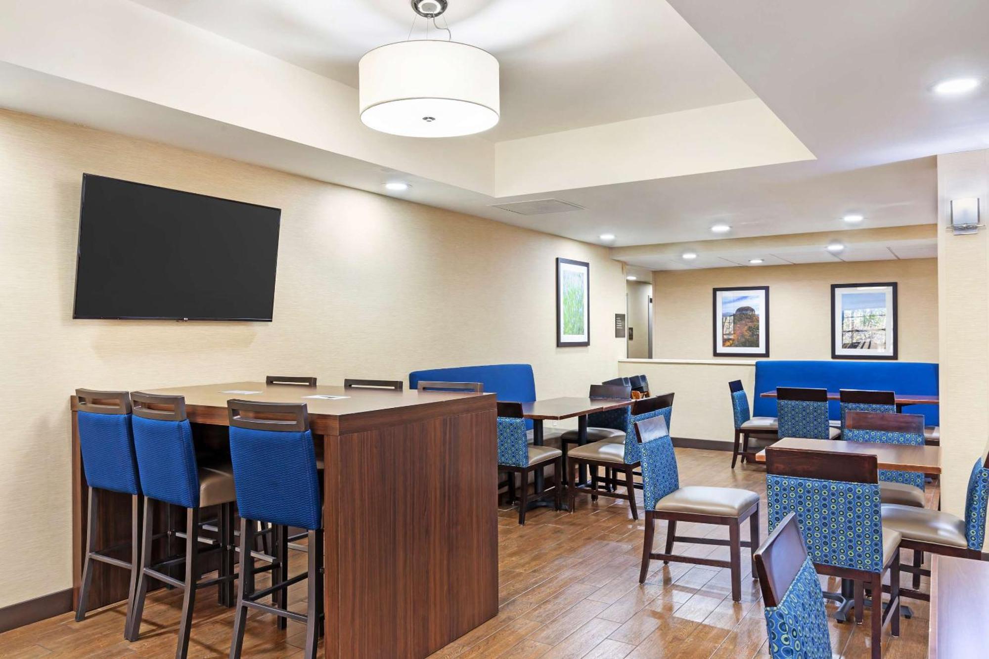 ווינסטון-סאלם Comfort Suites Hanes Mall מראה חיצוני תמונה