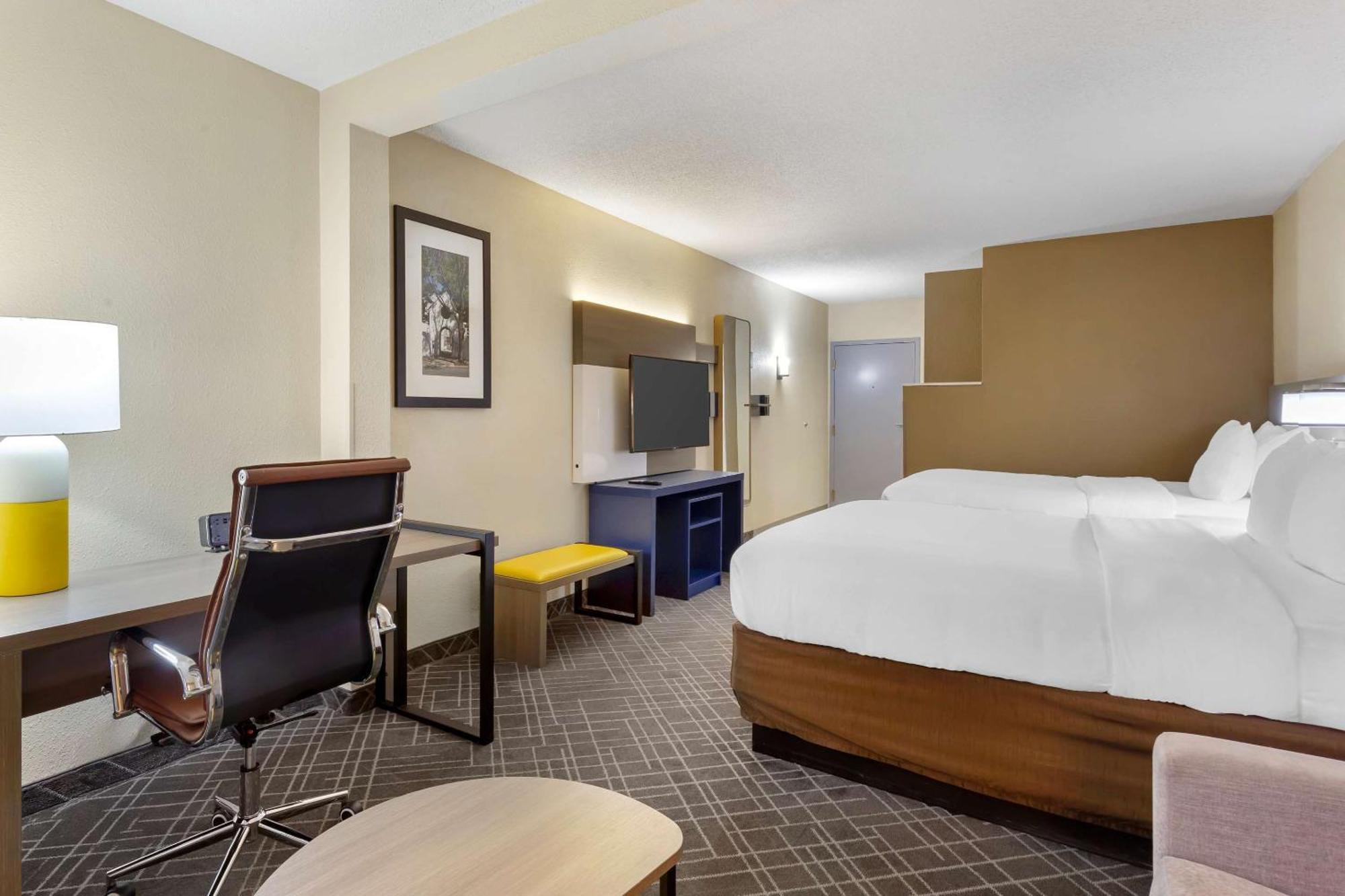 ווינסטון-סאלם Comfort Suites Hanes Mall מראה חיצוני תמונה