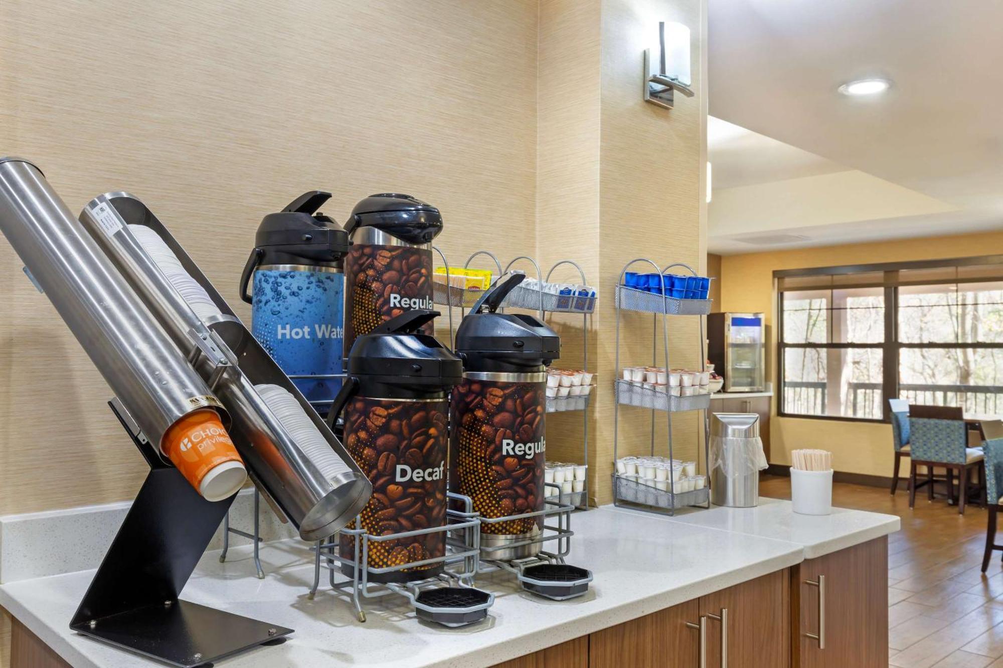 ווינסטון-סאלם Comfort Suites Hanes Mall מראה חיצוני תמונה