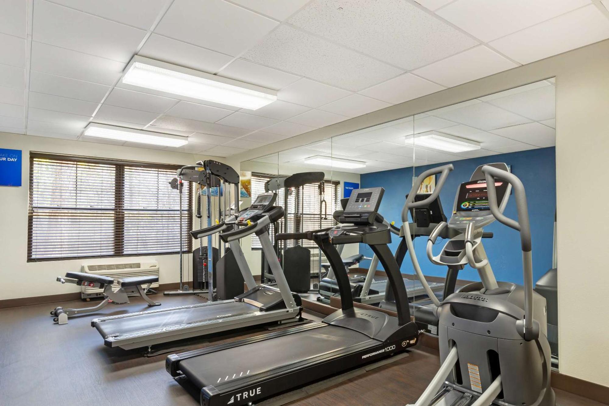 ווינסטון-סאלם Comfort Suites Hanes Mall מראה חיצוני תמונה