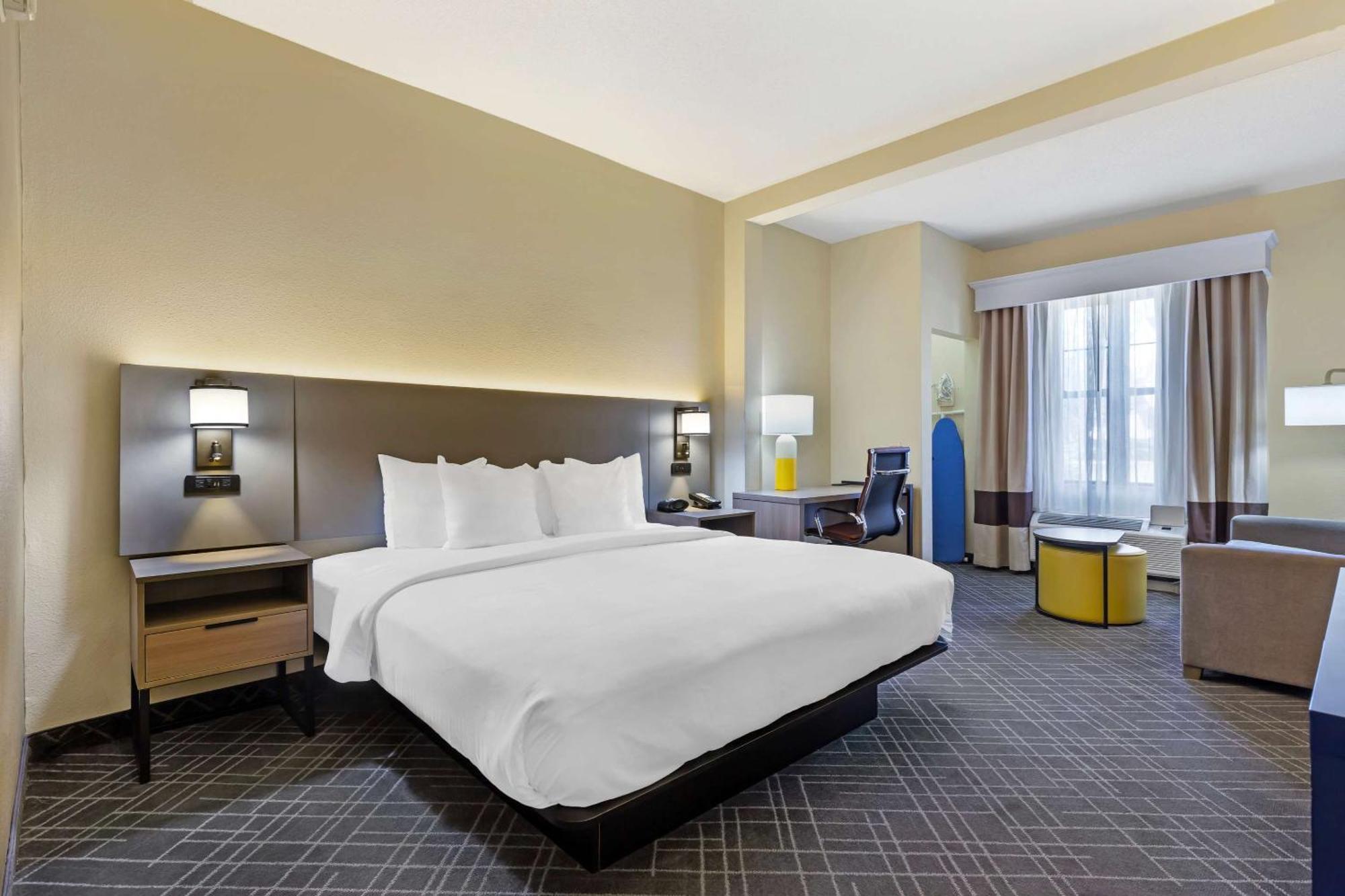 ווינסטון-סאלם Comfort Suites Hanes Mall מראה חיצוני תמונה